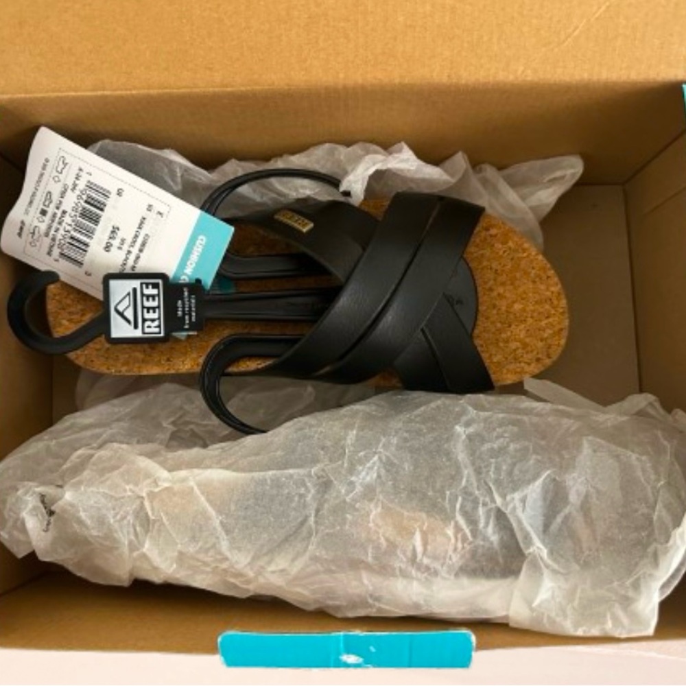 Size 6 - Reef Kaia Cross Cushion Comfort NIB